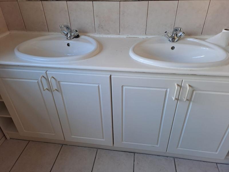 To Let 3 Bedroom Property for Rent in Rooi Rivier Rif Western Cape